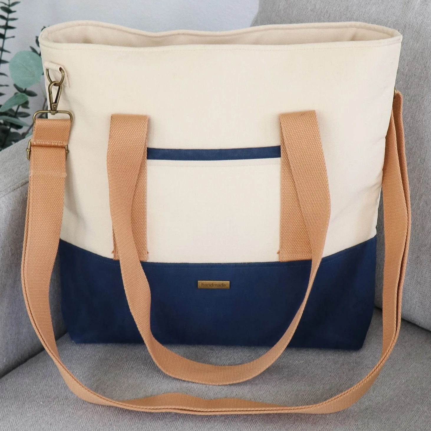 Class: Anna Tote