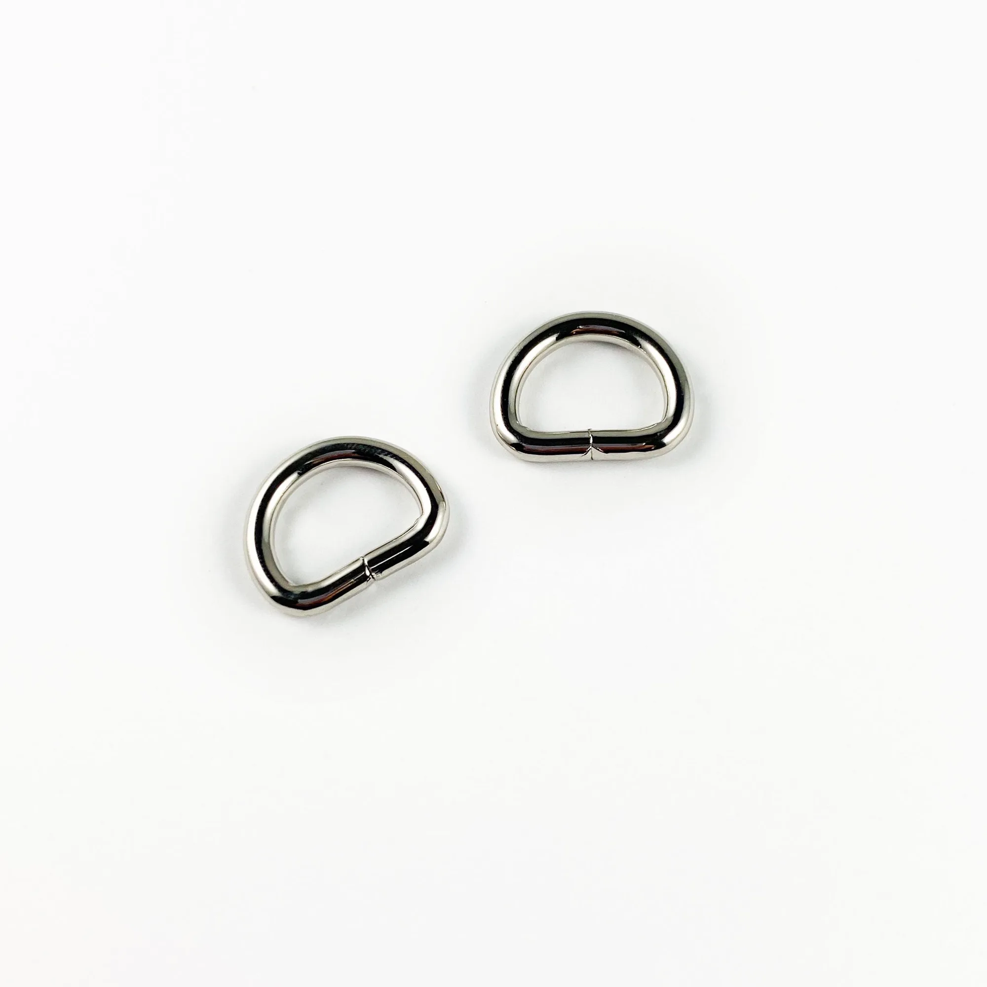 How to Attach D-Rings to Bag Straps