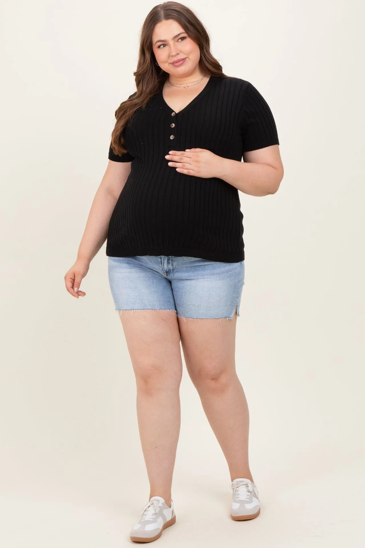 Maternity Activewear: Staying Stylish While Exercising