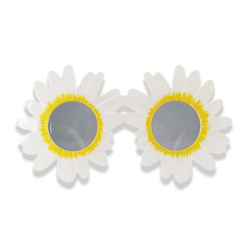 How to Style White Daisies Sunglasses for Halloween