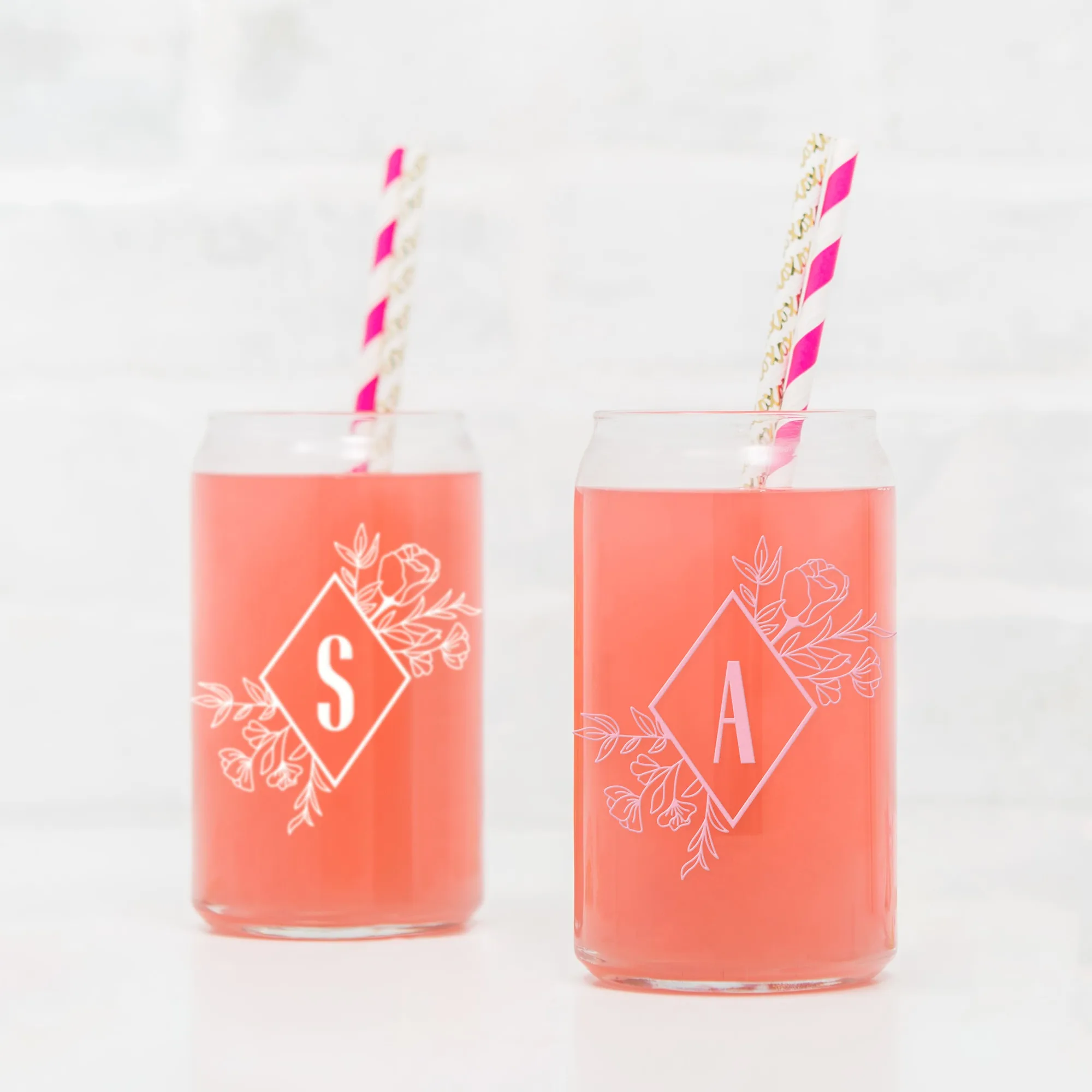 Verres en forme de canette vs. verres tumbling standards pour les fêtes