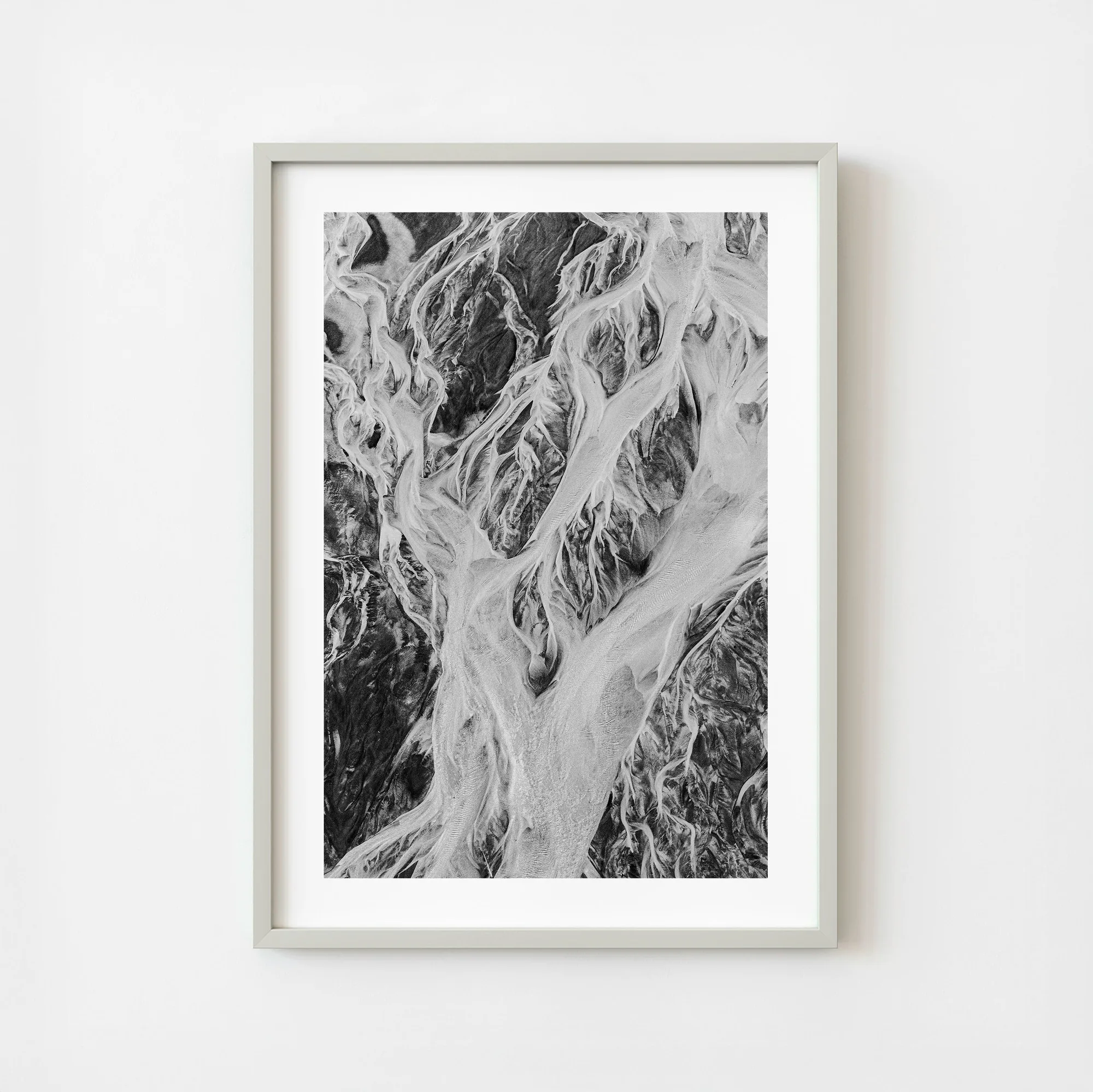 Paisaje aéreo costero de Alaska, arte abstracto en blanco y negro para pared | Edición limitada de 10