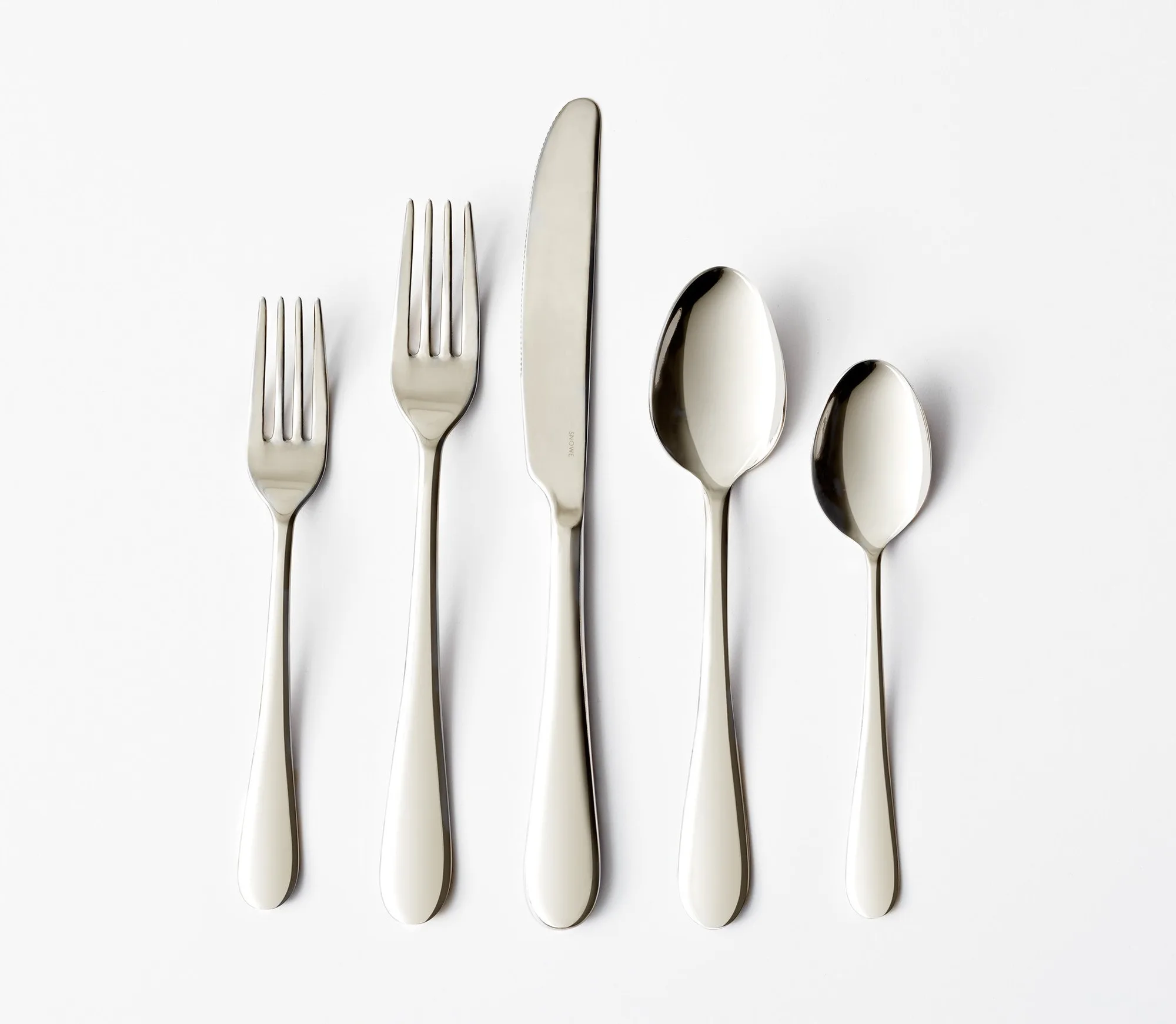 Cuchillo de mesa vs. cuchillo de carne: ¿cuál necesitas?