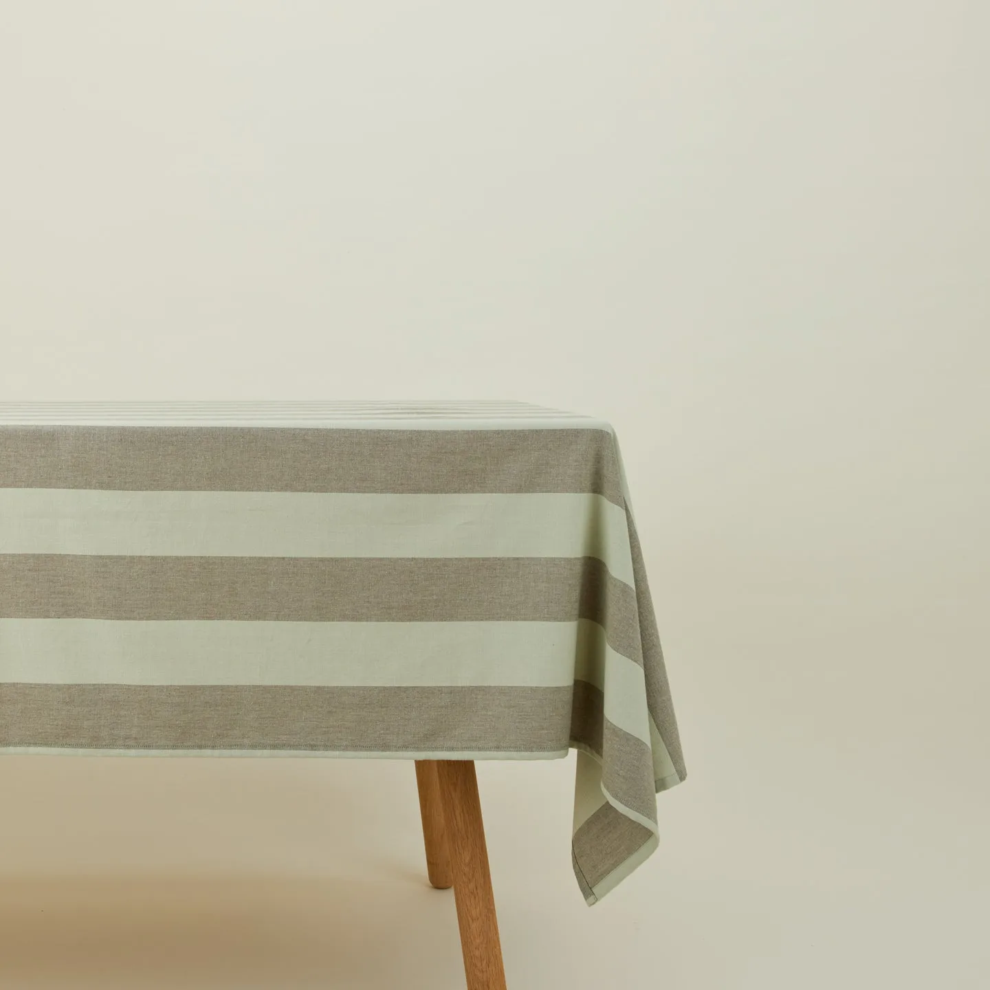 The Ultimate Guide to Choosing Kitchen Textiles: Materials, Weaves, and Care