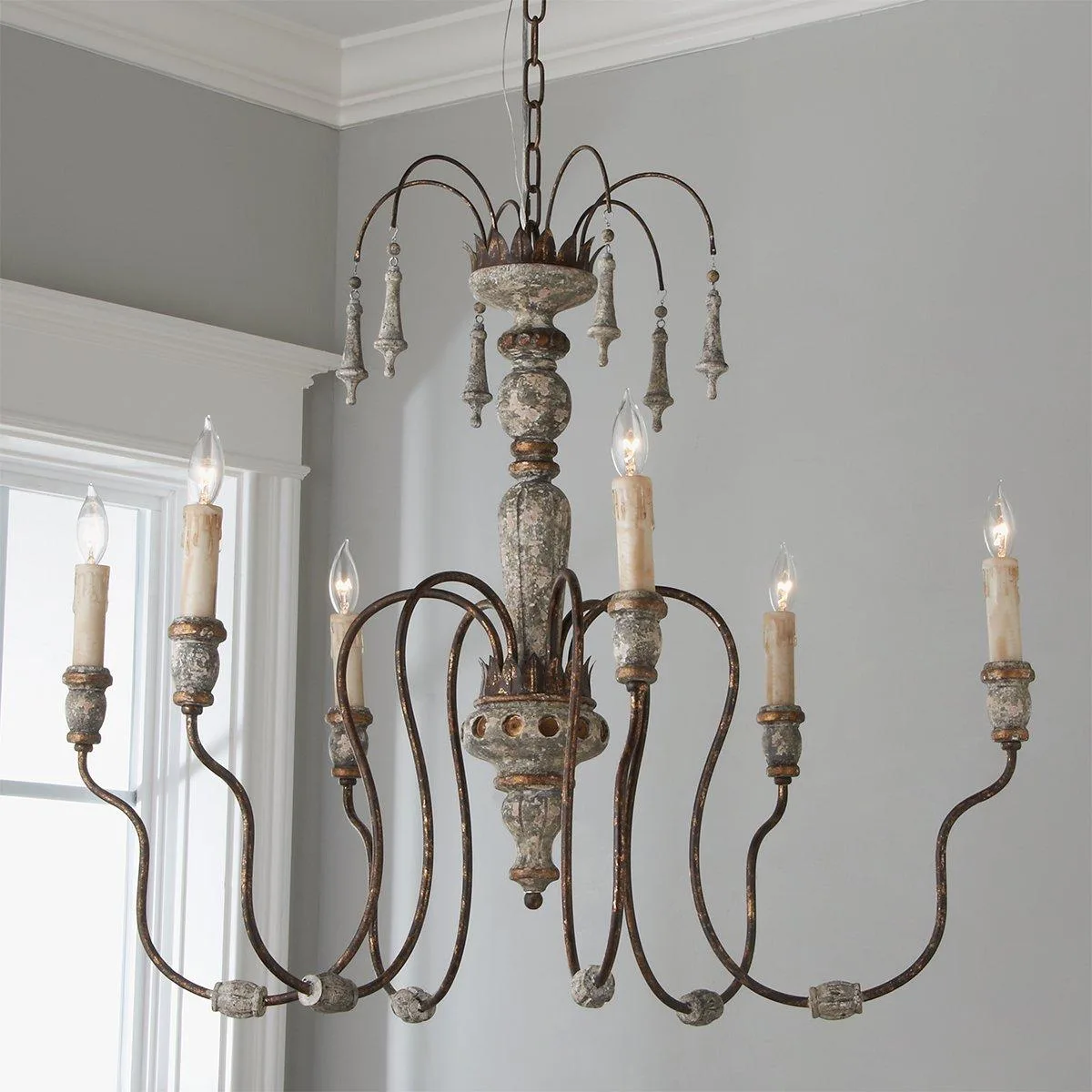 Chandelier vs. Pendant vs. Lantern: Which Fixture Fits Your Room?
