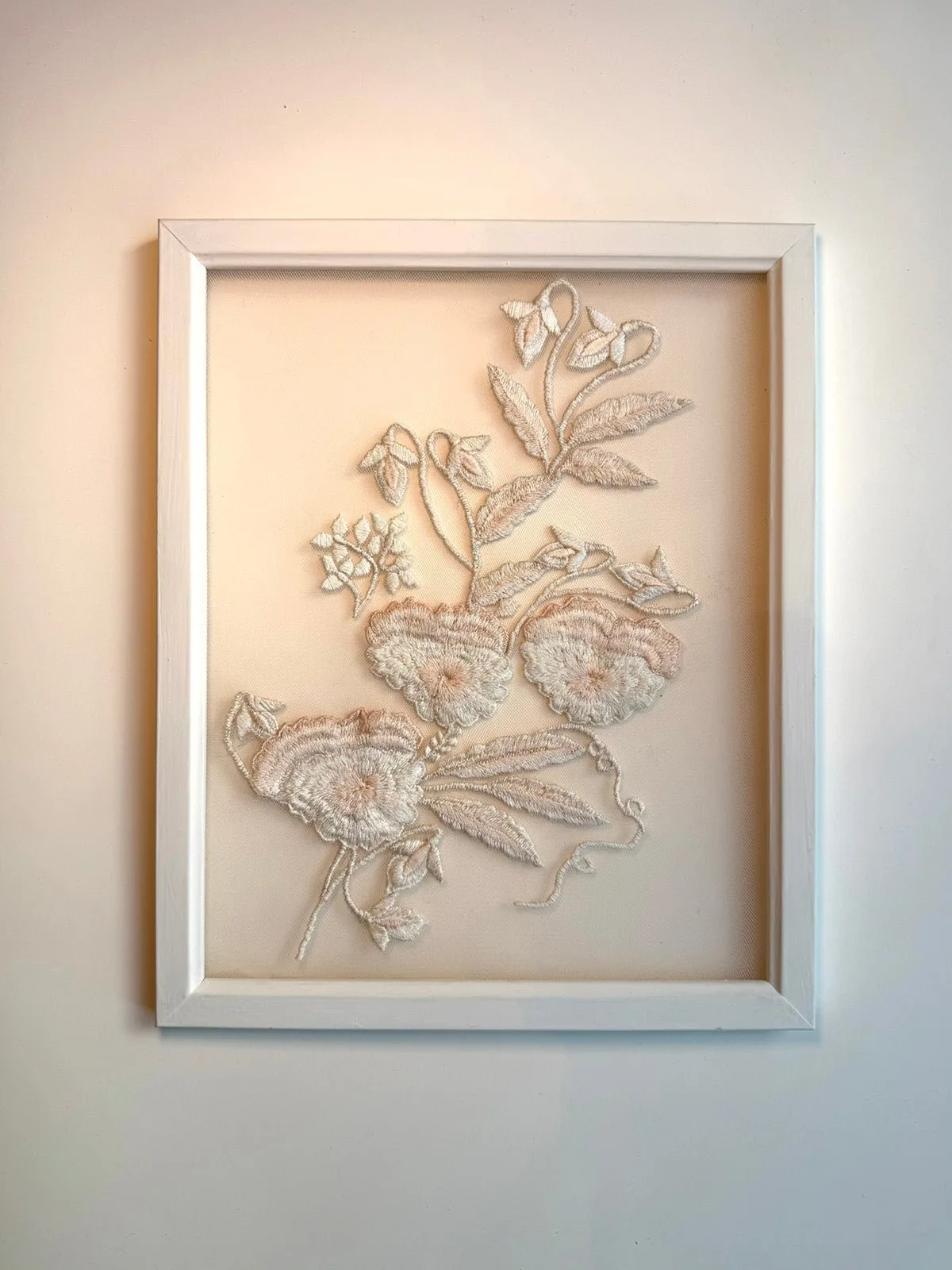 Embroidery No. 046 vs No. 066: Which Framed Couture Swatch to Choose