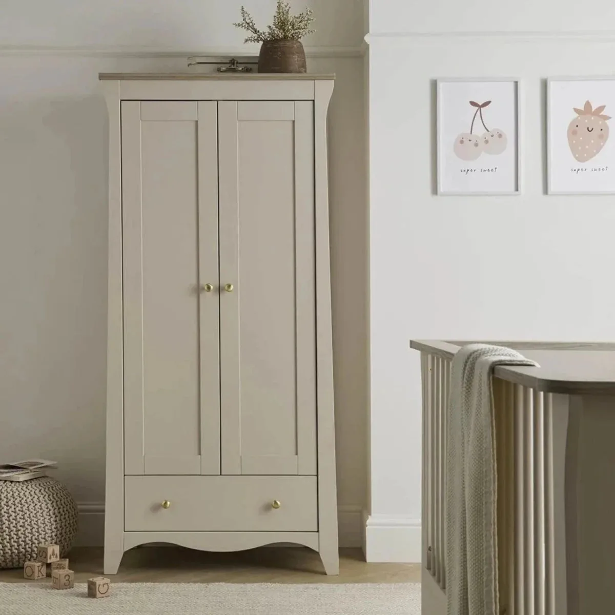 How to Choose a 2-Door Nursery Wardrobe