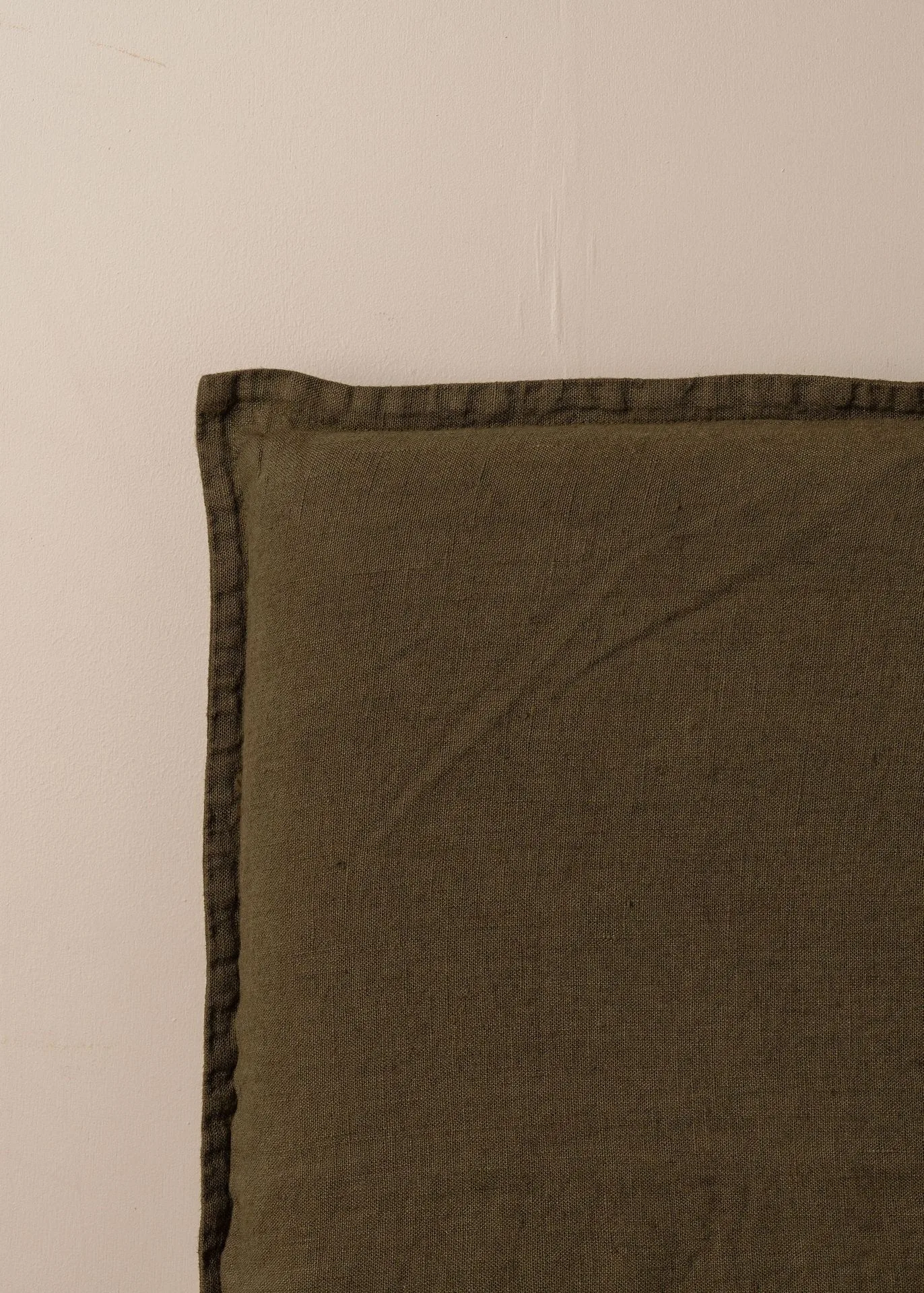 How to Care for Your Cashmere Wool Throw: Washing, Storing, and Maintaining Softness