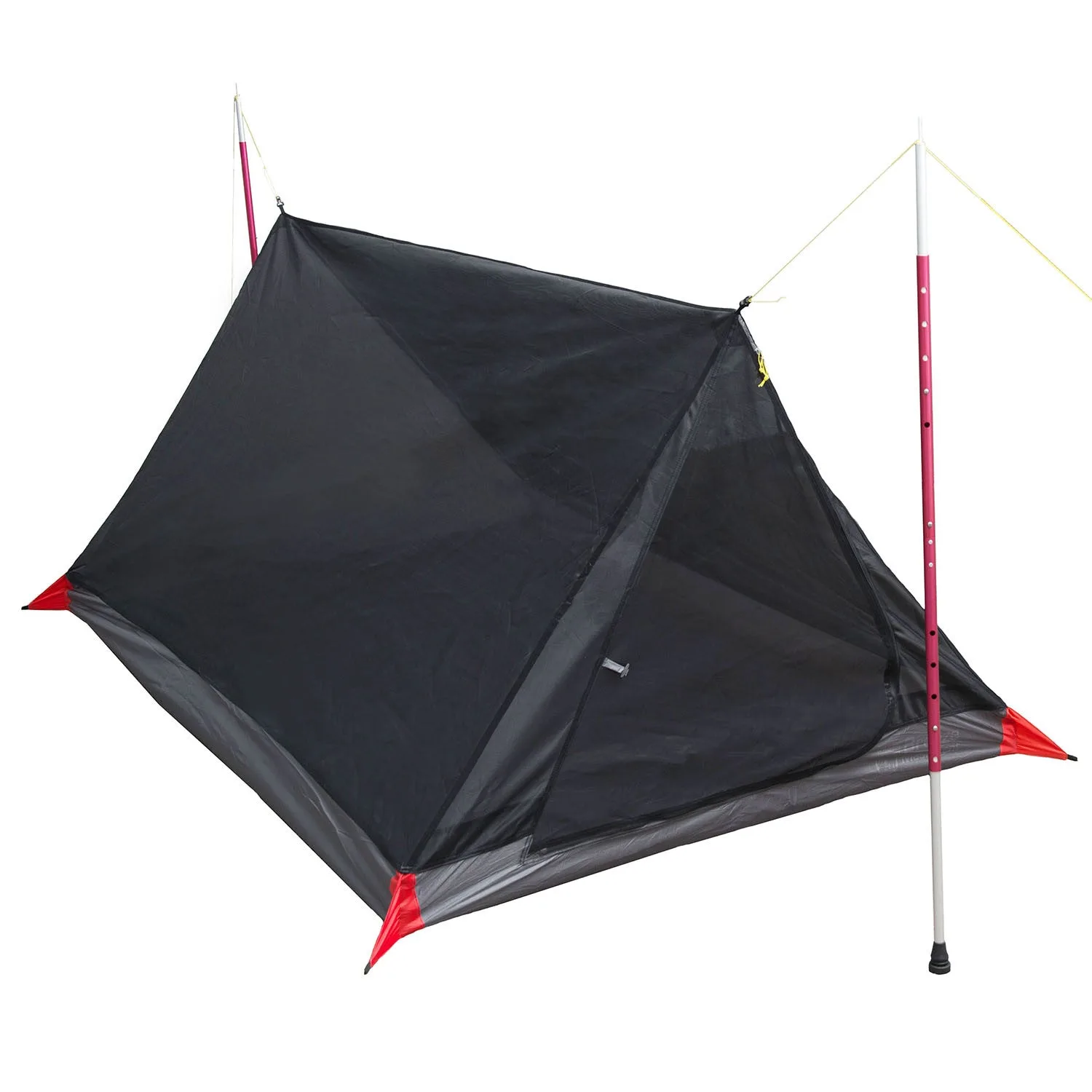 Tarp vs. Zelt beim Trekking: Welcher Unterschlupf punktet bei Gewicht und Wetter?