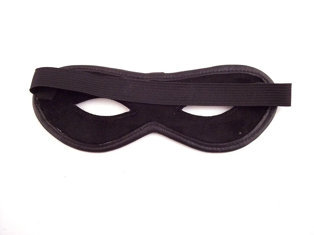 So reinigen und pflegen Sie Ihre Leder-Bondage-Maske