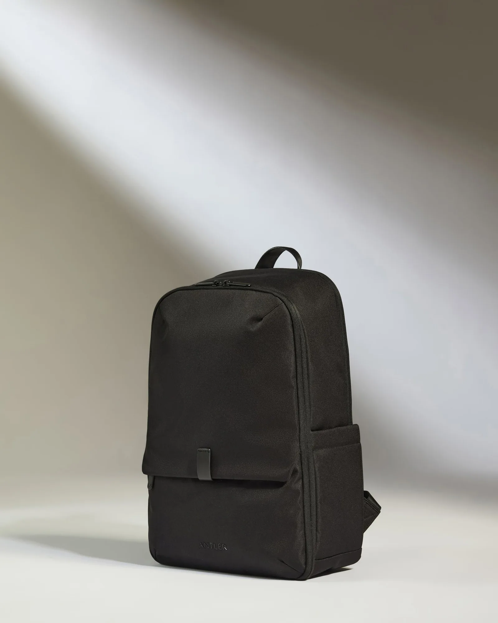 Mochila en negro - Urban Light