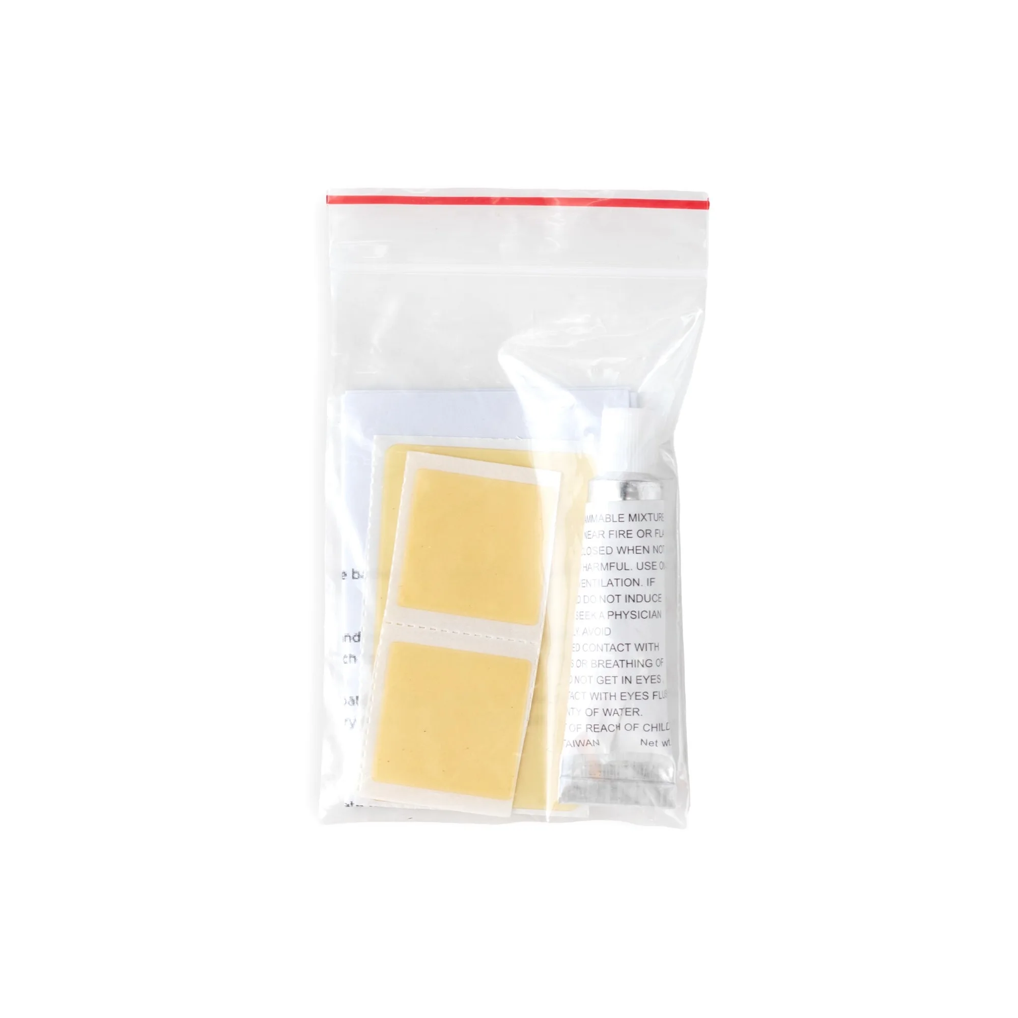 Como usar um kit de reparação de colchão em acampamento