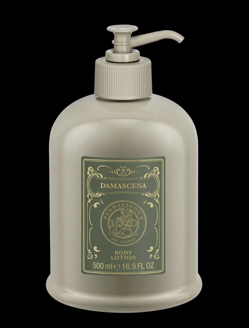 Damascena Lotion vs. Manévry baronky: Která vůně sedí vašemu stylu?