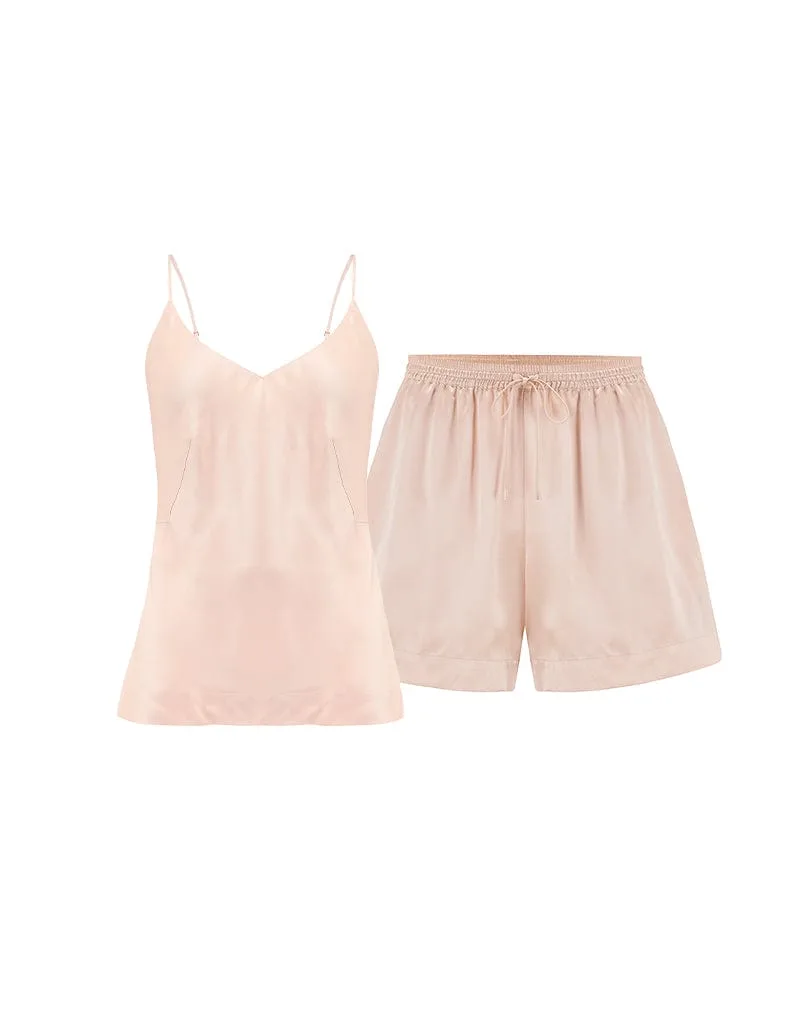 So stylen Sie ein Seiden-Camisole-und-Shorts-Set