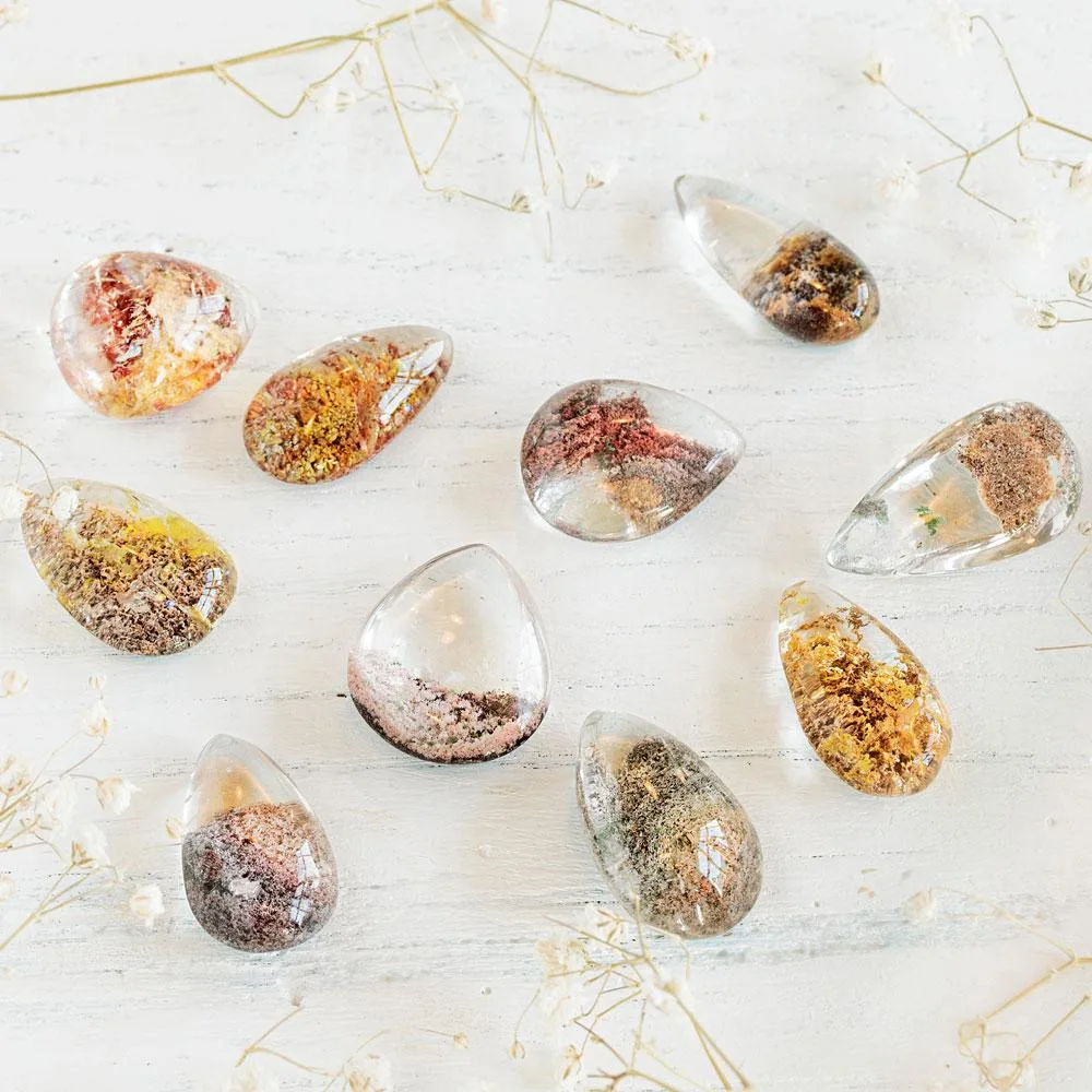 The Complete Guide to Crystal Clusters and Geodes: Meaning, Benefits & How to Choose