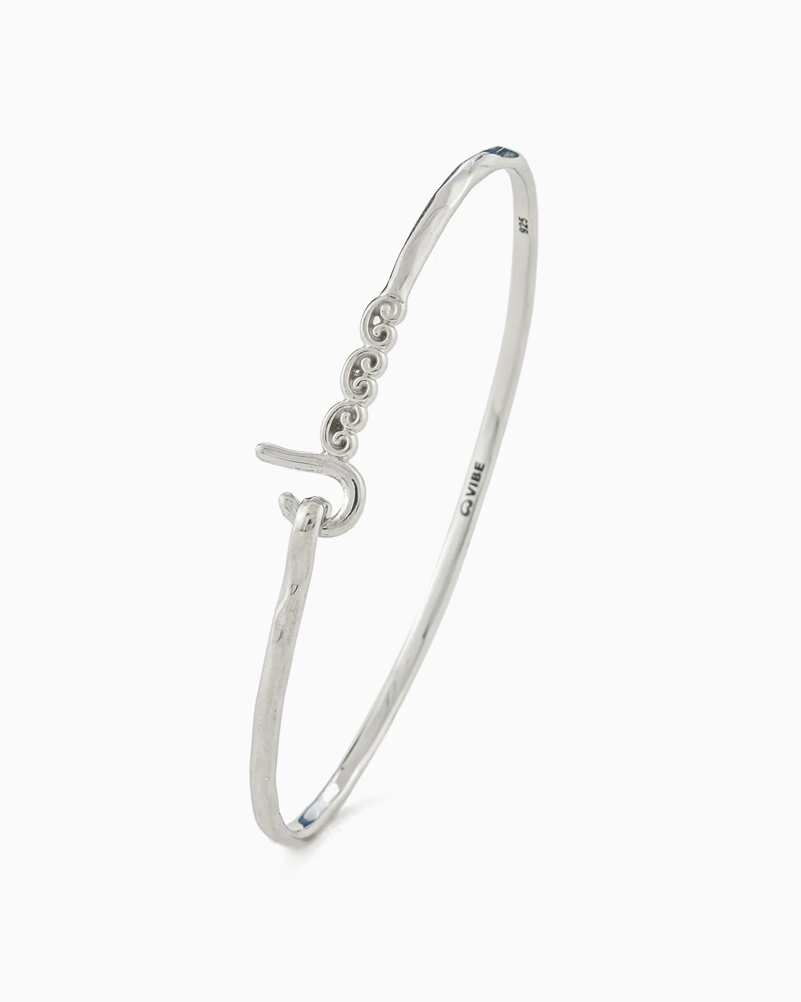 Bracelet Hook St. John avec Triple Petroglyph, 2 mm