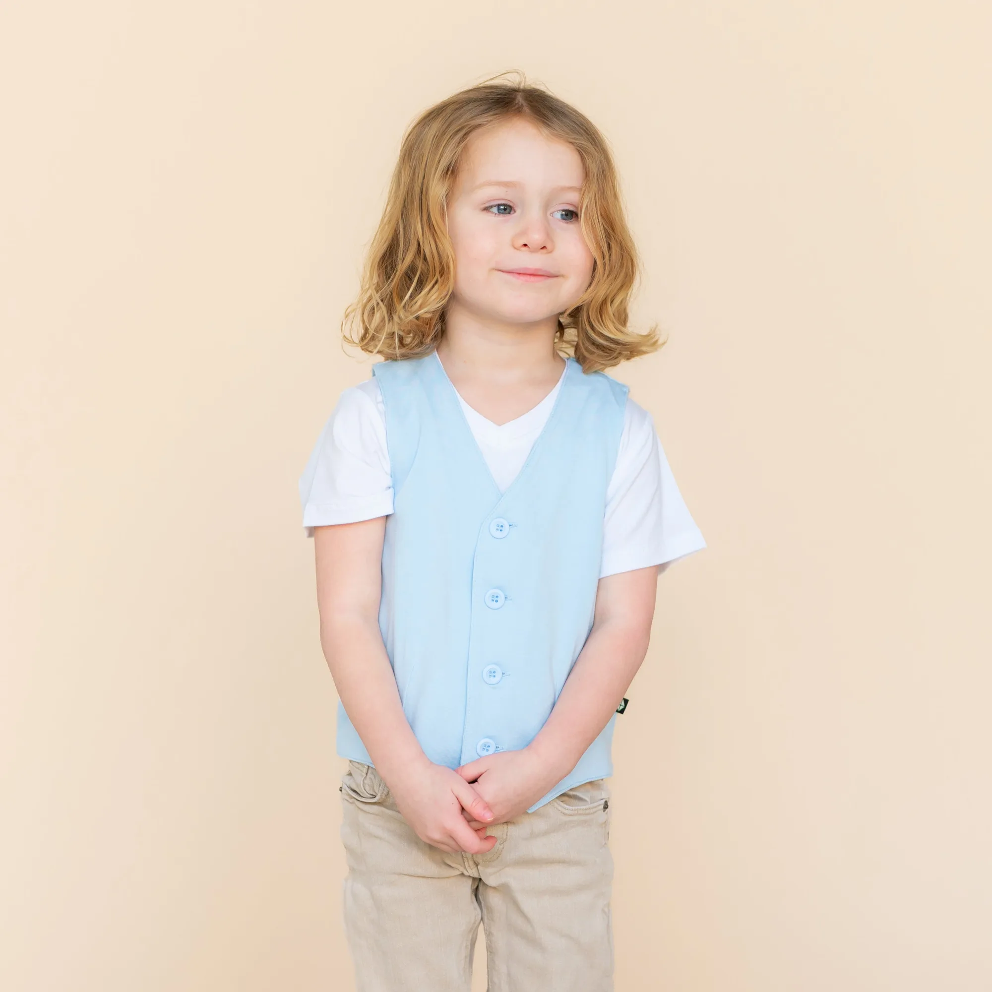 Toddler-Tuxedo-Weste für Events stylen