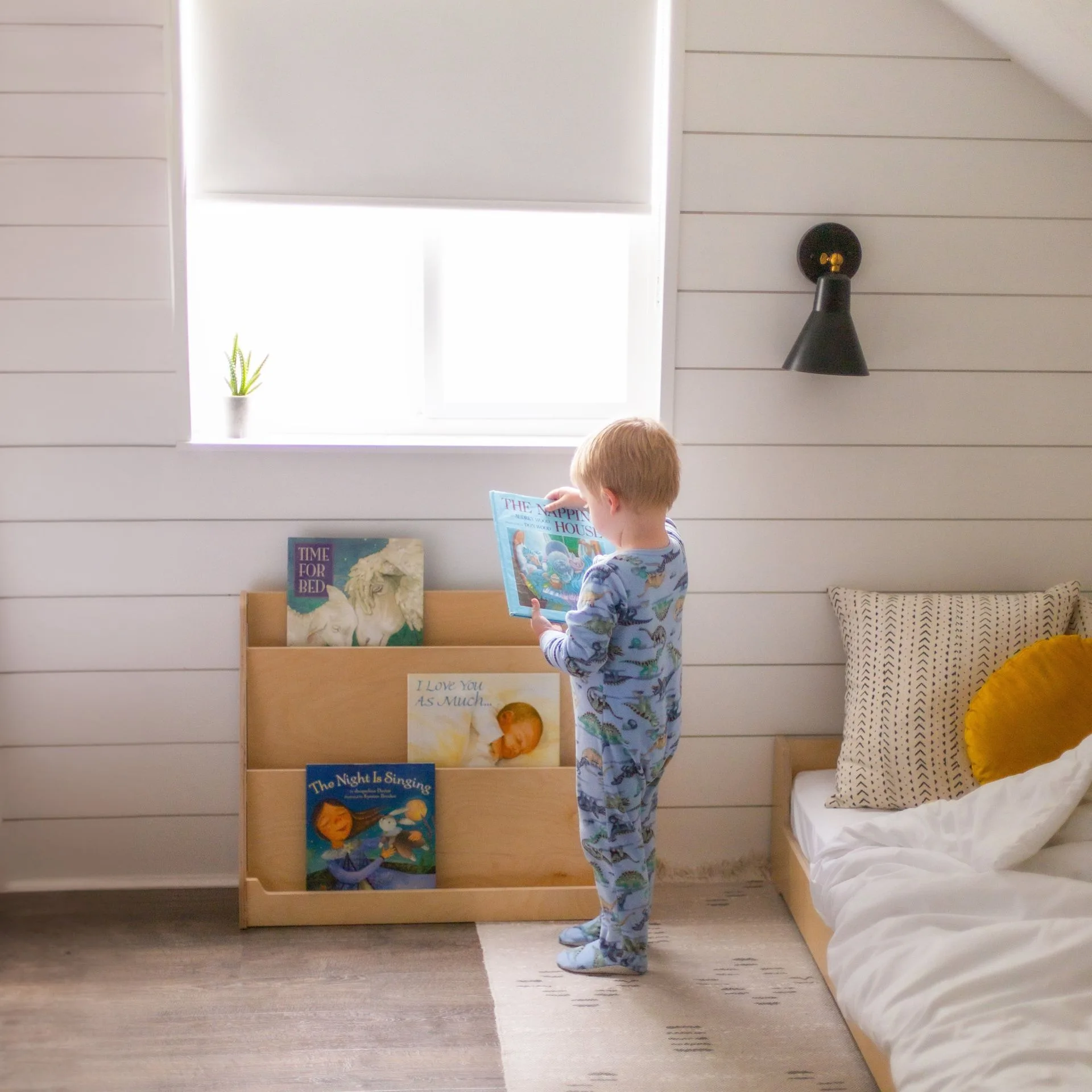 How to Organize a Montessori Toy Rotation System for Maximum Engagement