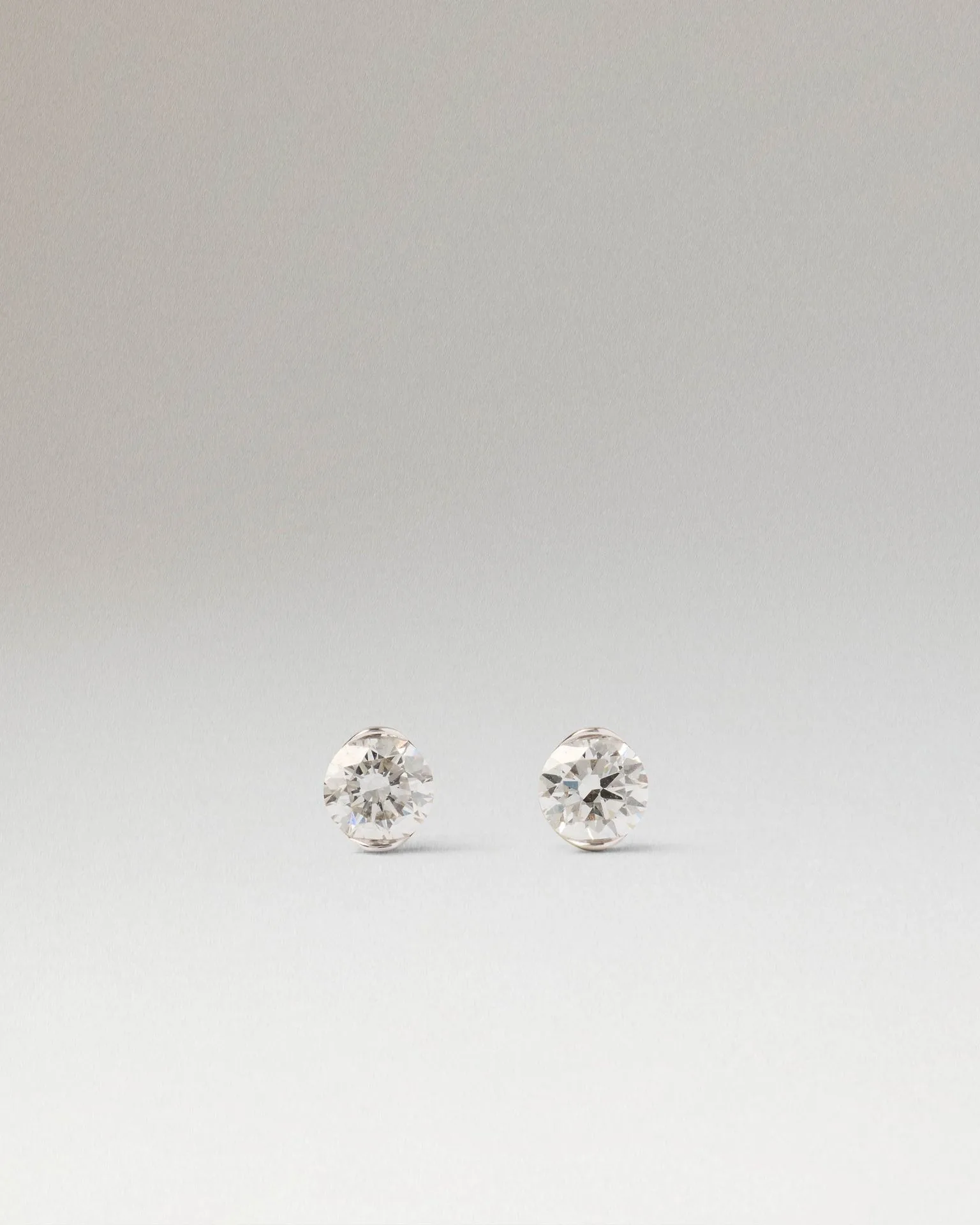The Complete Guide to Buying Diamond and White Gold Ear Piercings