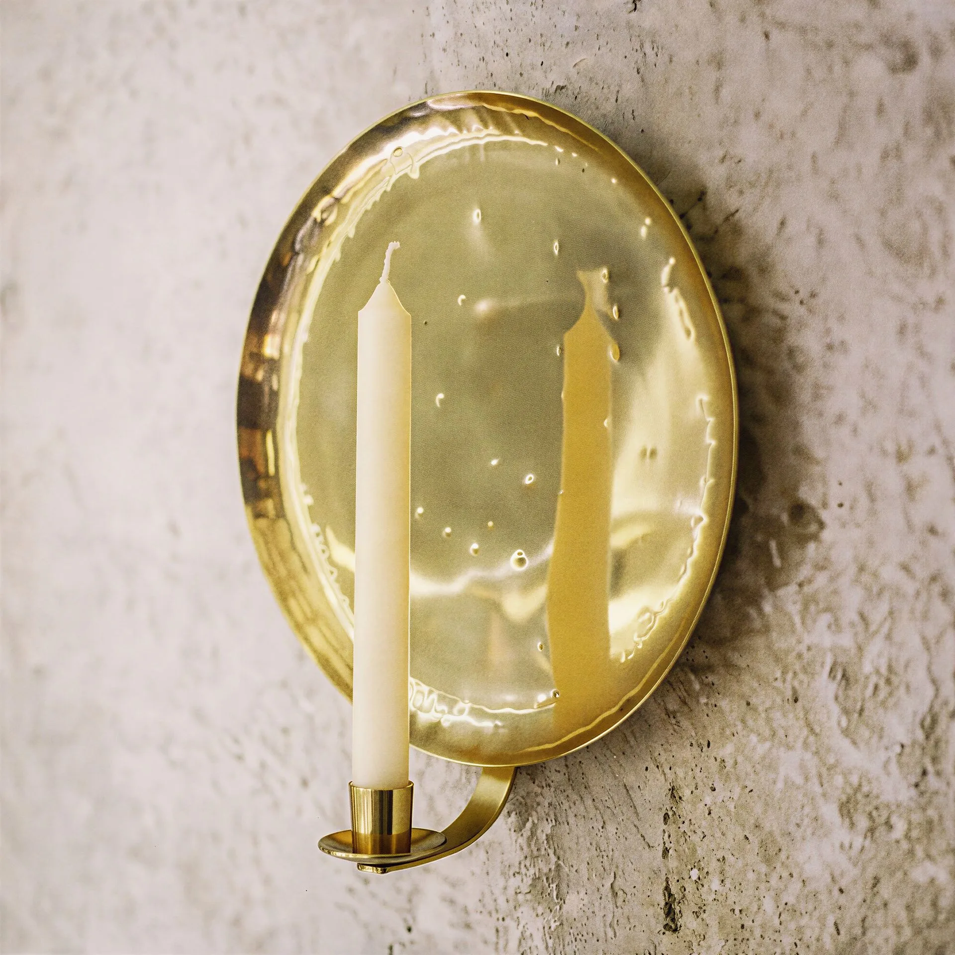 Bellamy candle holder in brass by Novogratz