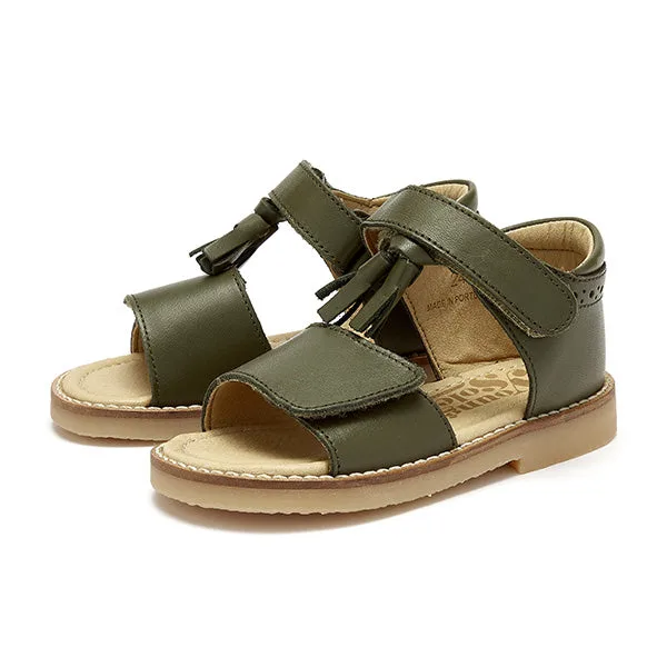 Sandalias Flo Tassel vs. Spike: ¿Cuál para el verano?