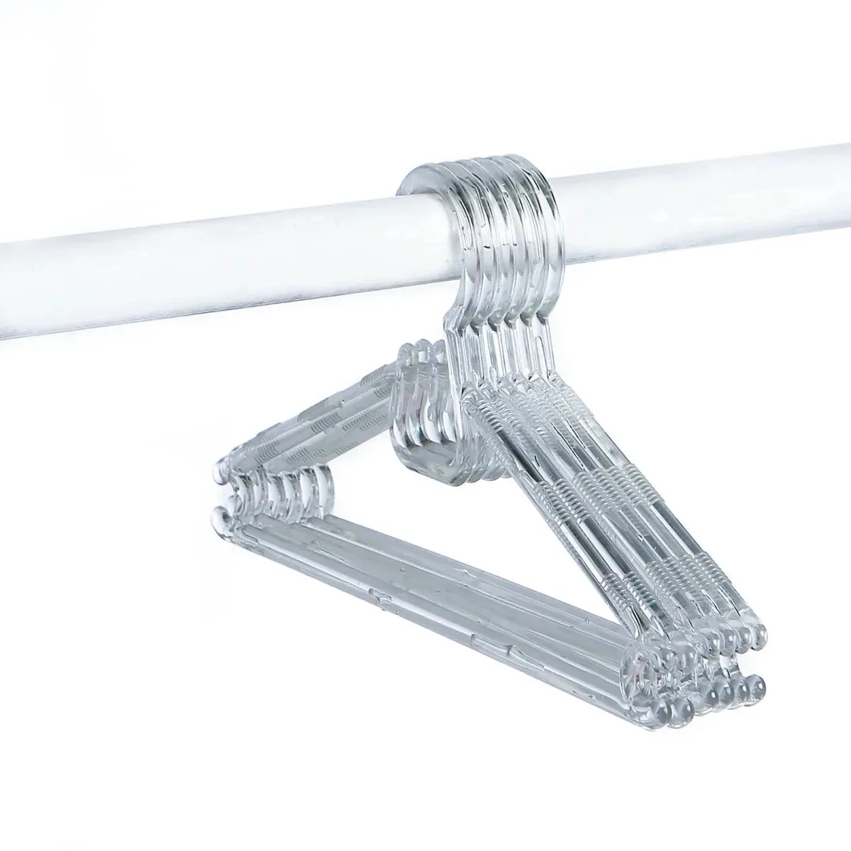 Babyhangers vs standaard hangers: welke houden kleding netjes?