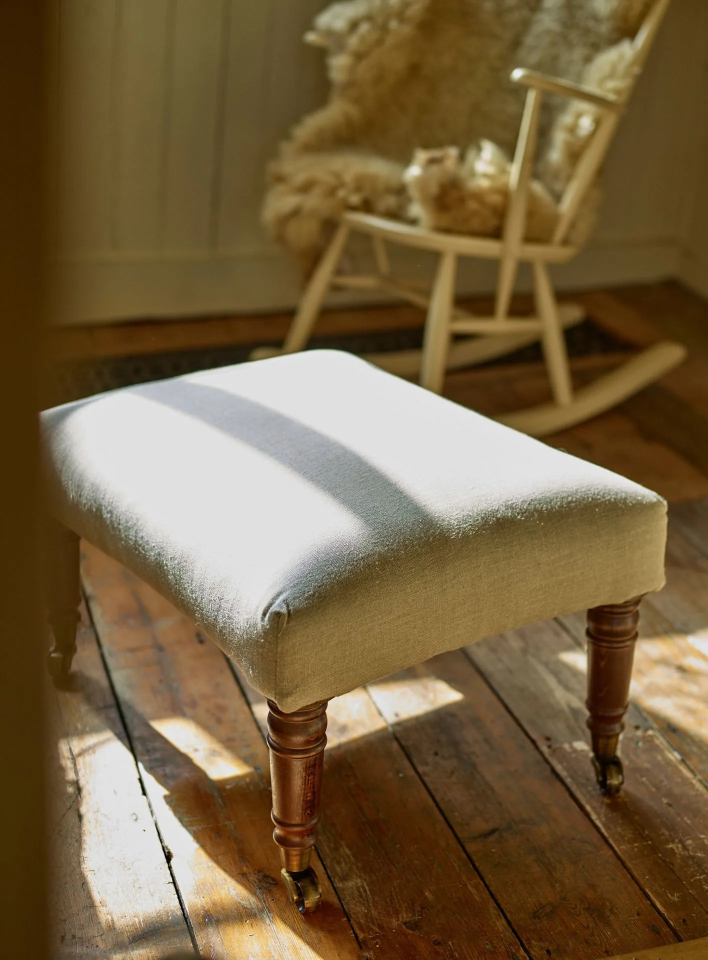 What Size Ottoman Should You Choose? A Simple Guide