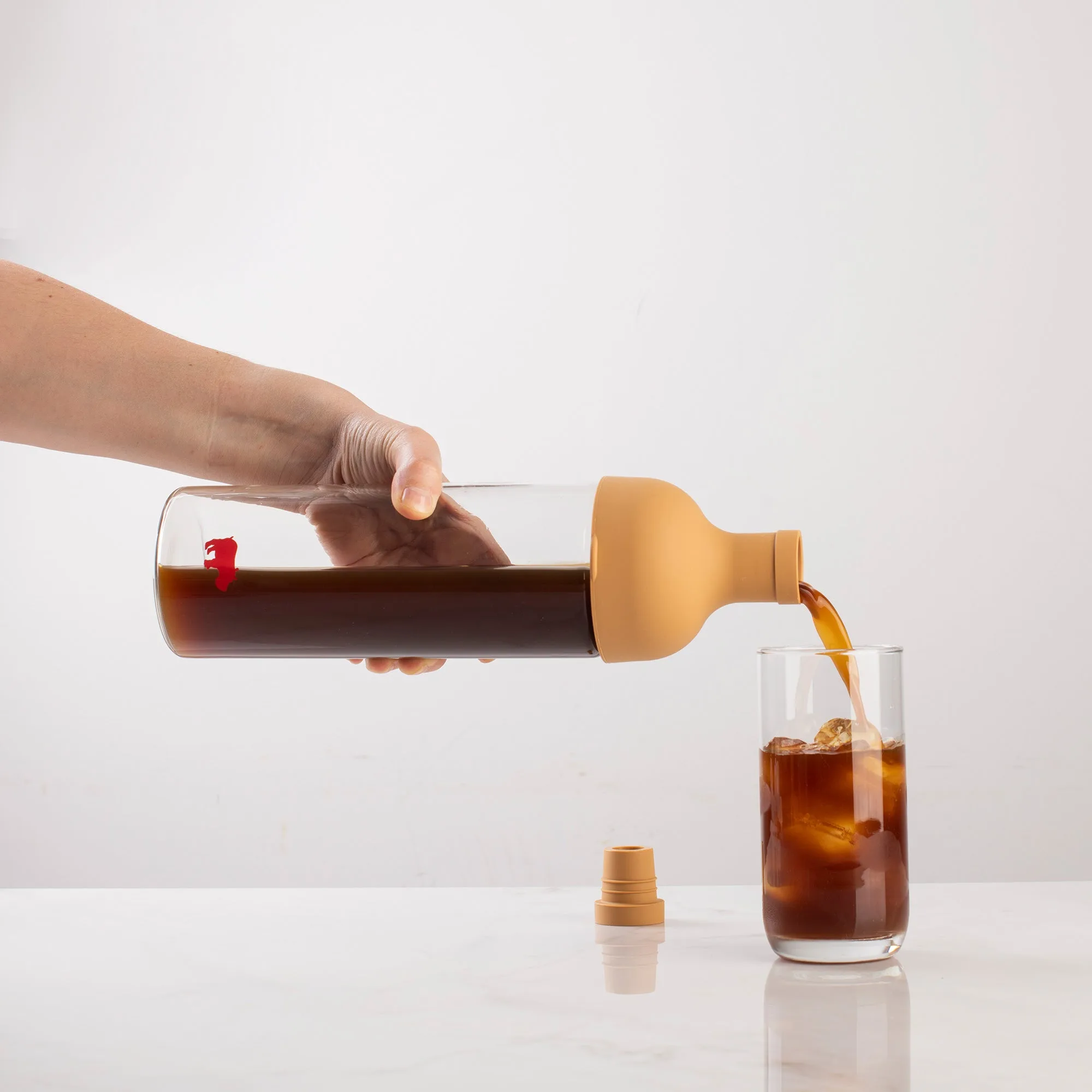 Préparer un cold brew maison avec une bouteille Hario
