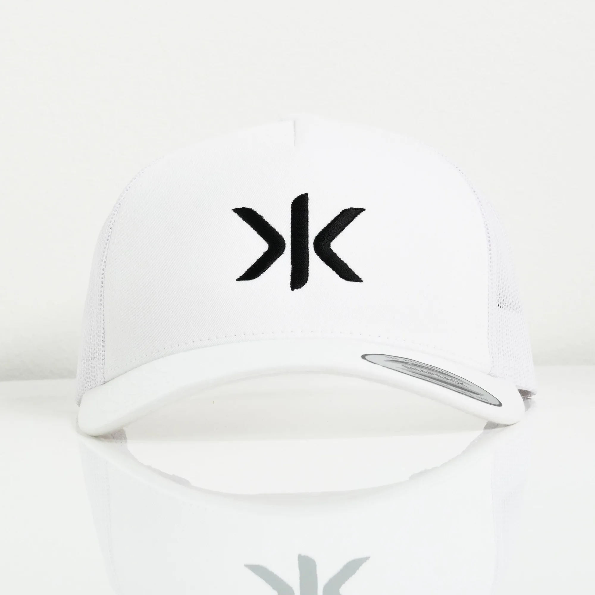كيف تنظف وتحافظ على قبعة CRKD Snapback