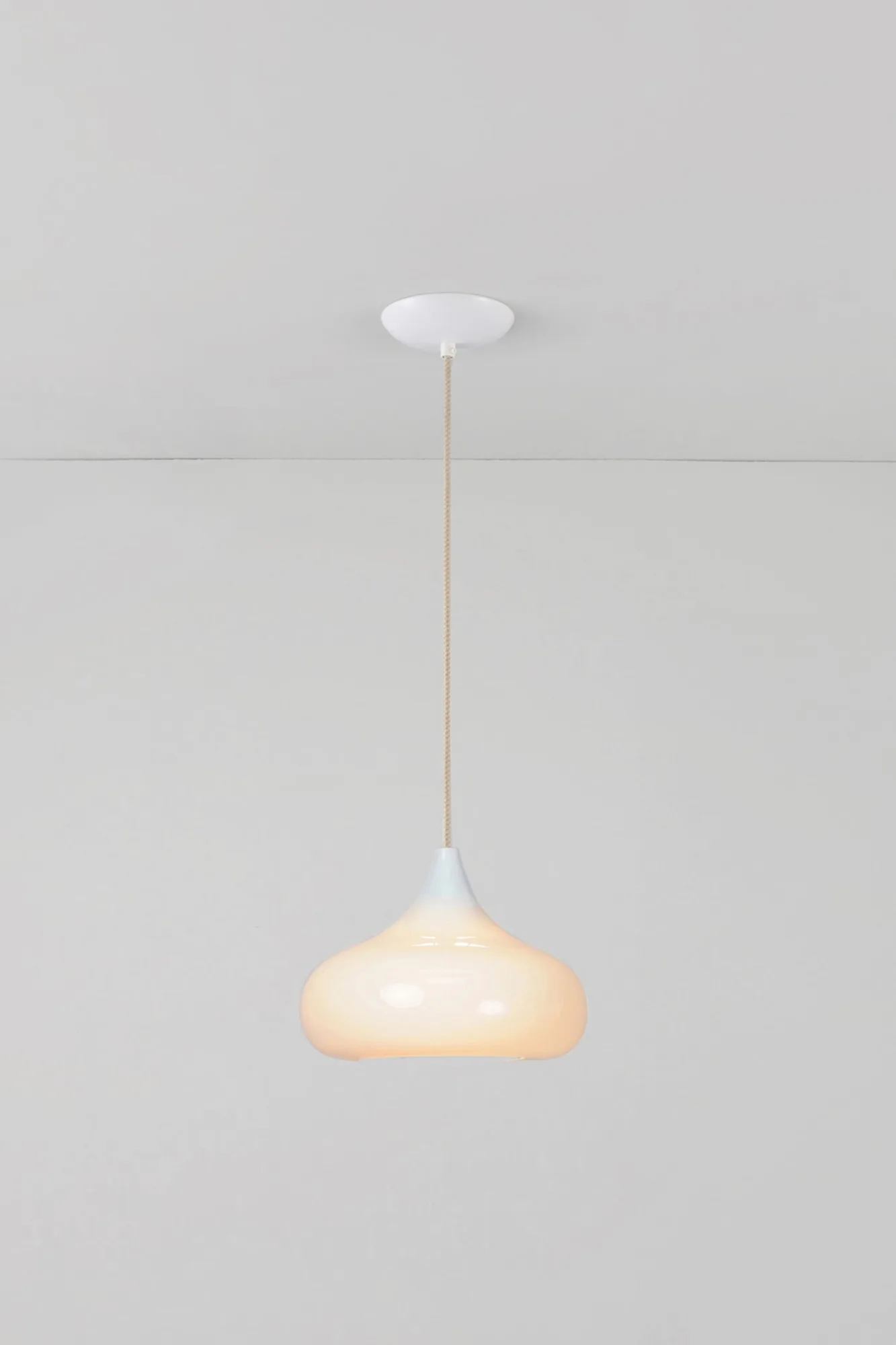 How to Replace a Light Bulb in a Bone China Shade Safely: Expert Tips for Original BTC Lighting