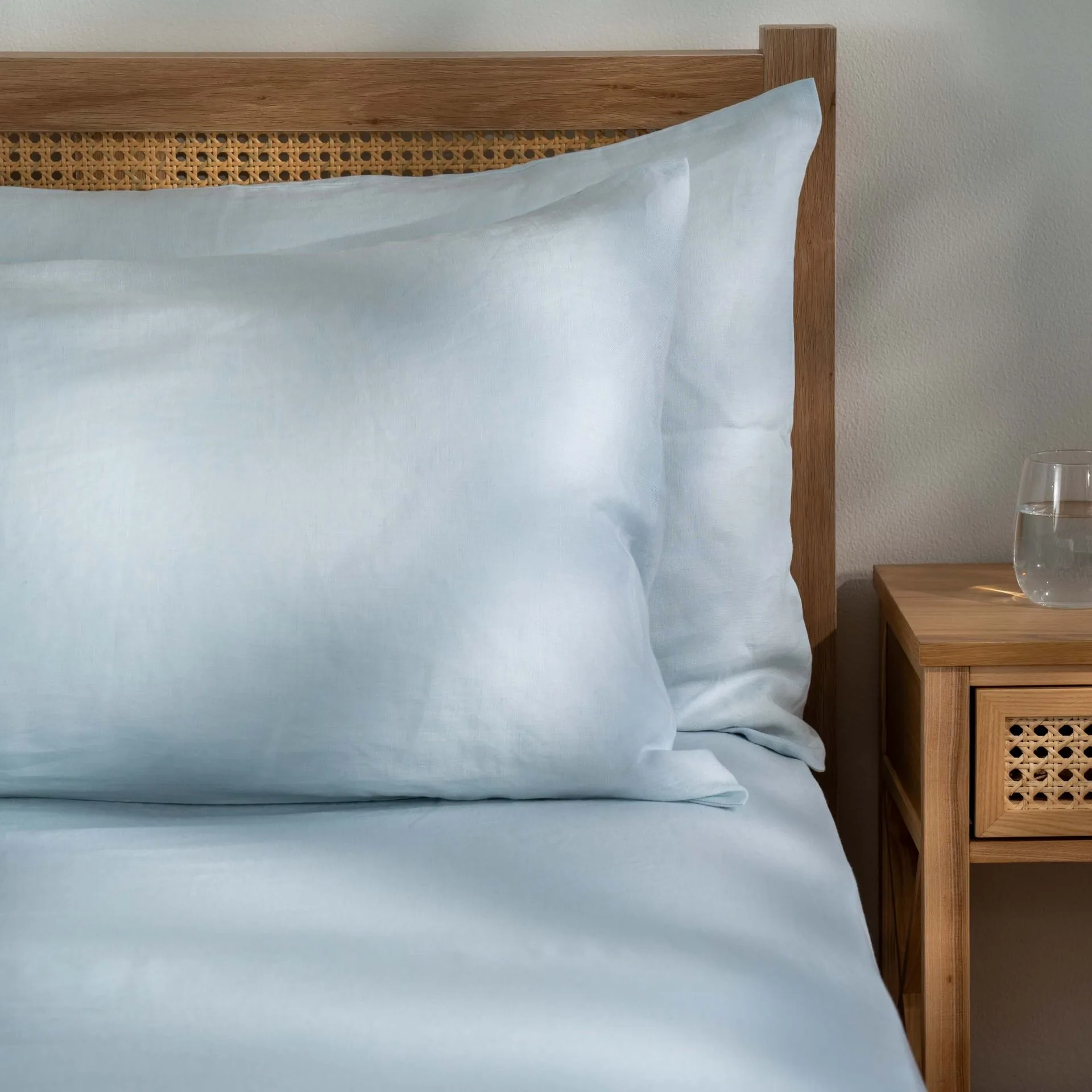 How to Choose the Right Size Duvet for Your Bed: A Complete UK Bedding Guide