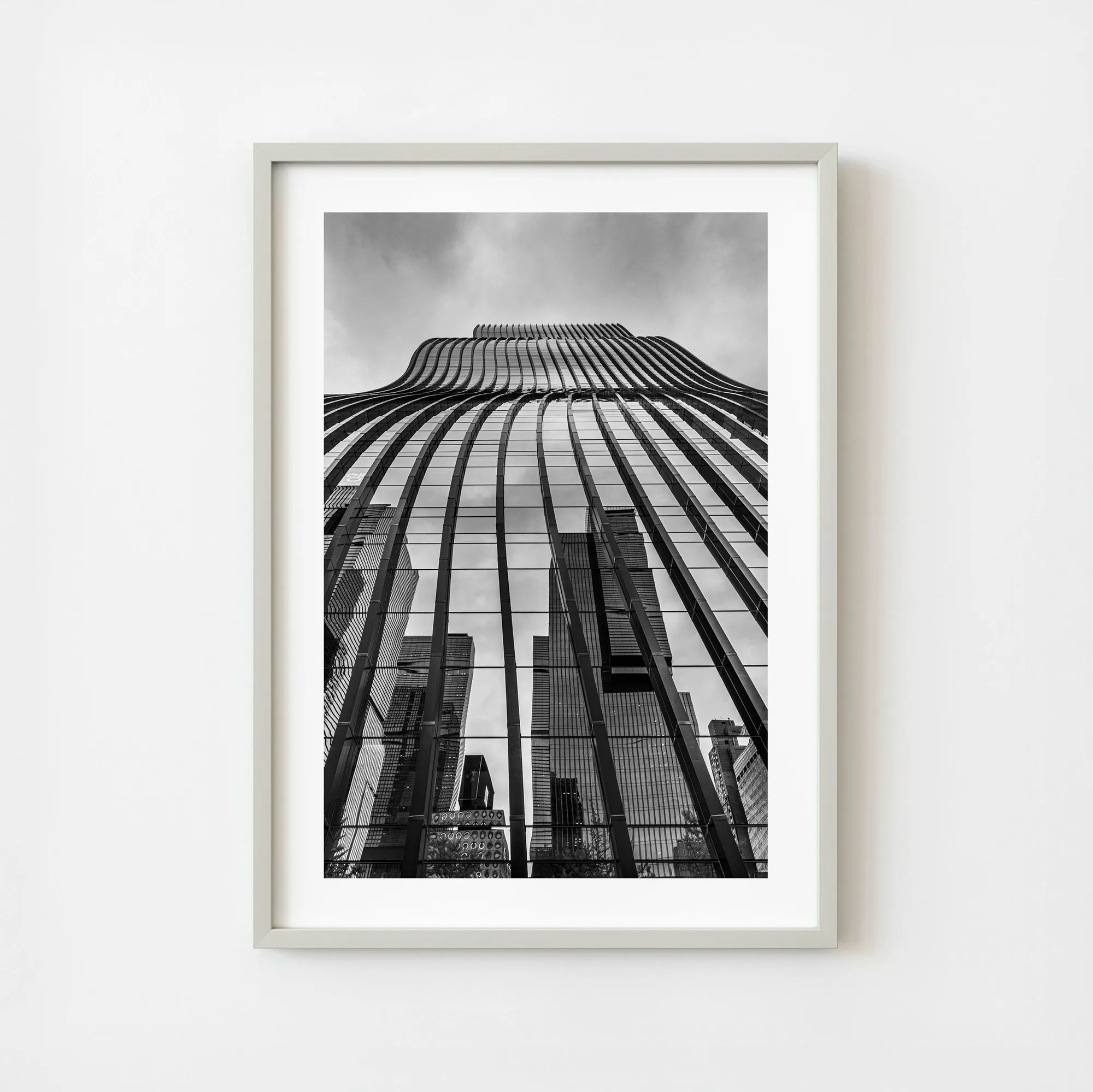 Corée du Sud Séoul Seocho Réflexion de gratte-ciel moderne Art mural d'architecture monochrome | Édition limitée de 10