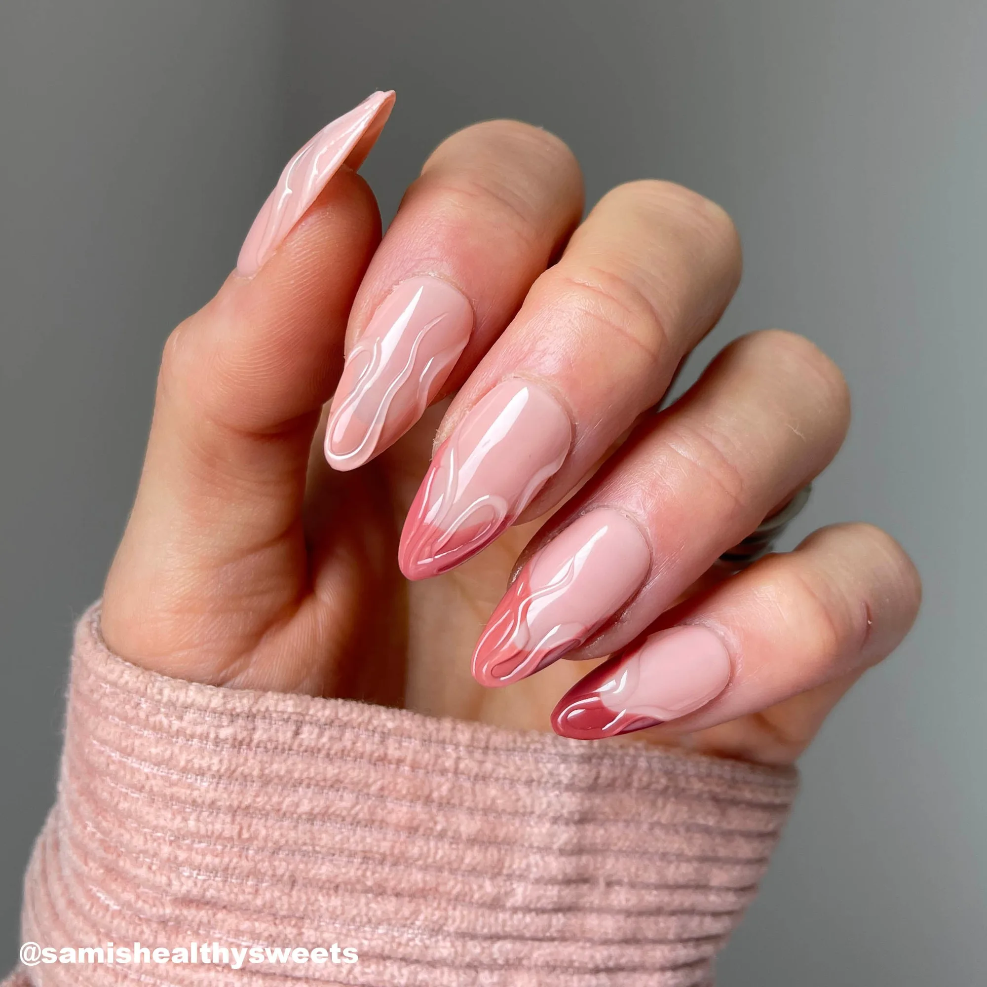 Sweet Amaretto kontra Crystal Carat Crush: Który ręcznie robiony zestaw jest bardziej luksusowy?