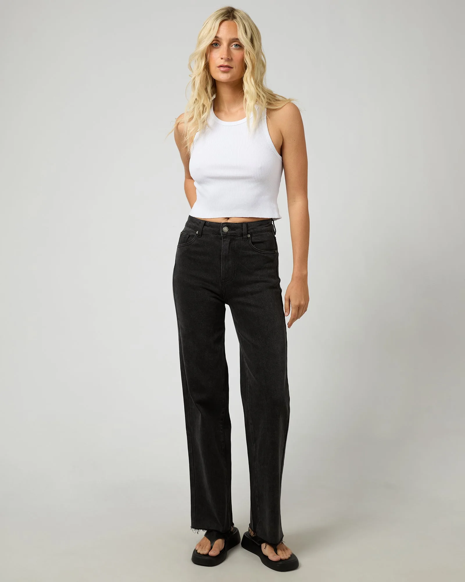 How to Find the Right Jean Fit for Your Body