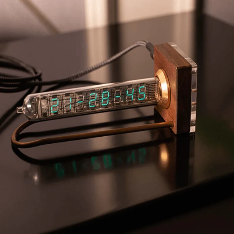 Come scegliere un orologio a tubi Nixie per la scrivania