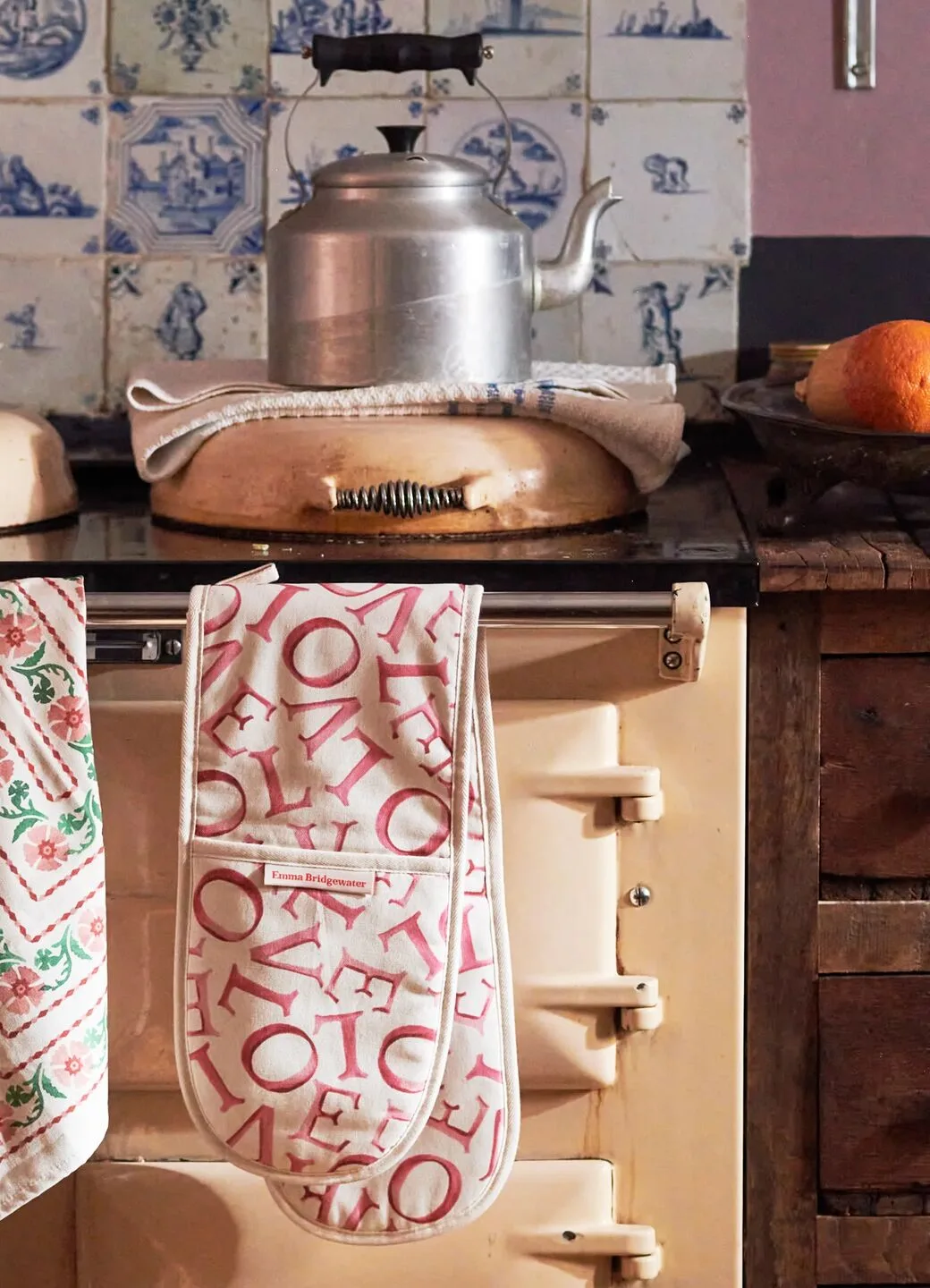 Emma Bridgewater Bread Bin Review: A Stylish Way to Keep Bread Fresh