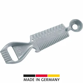 How to Use a Multi-Purpose Garnishing Tool for Decorations