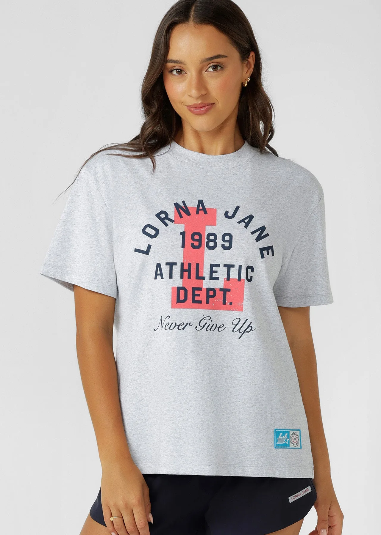 Athletic Department vs Luxury Athletics Tee: Stoff-Duell