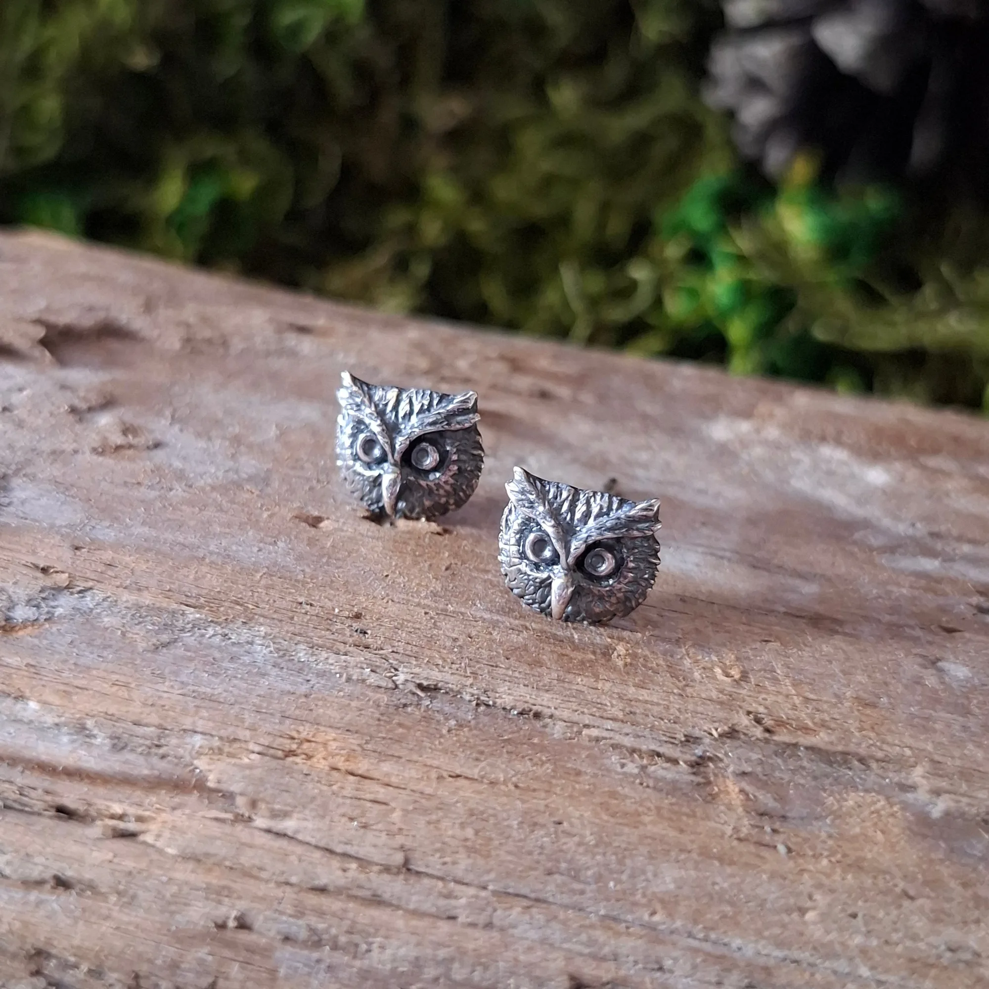How to Choose Earrings for Sensitive Ears